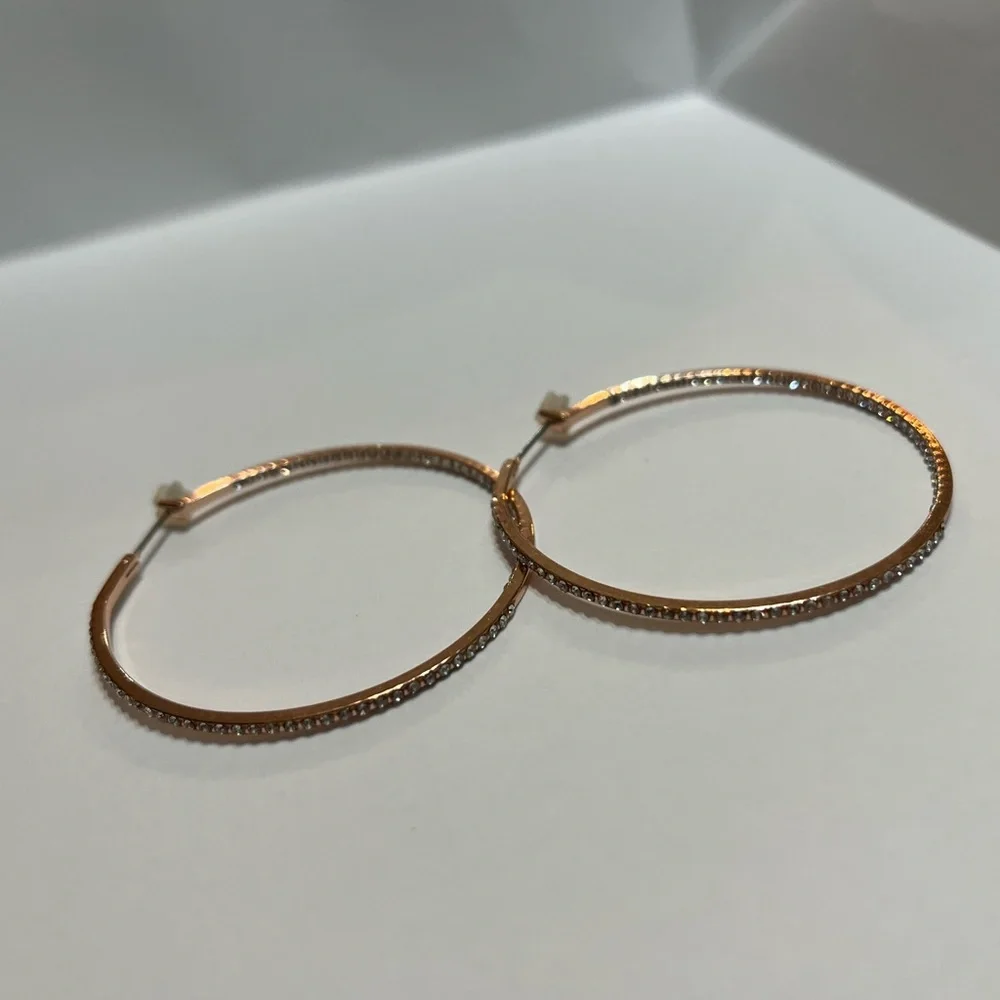 rose gold hoop earrings with diamonds - Picture 2 of 3